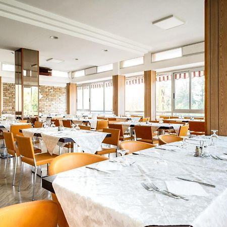 Hotel Naica Ріміні Екстер'єр фото
