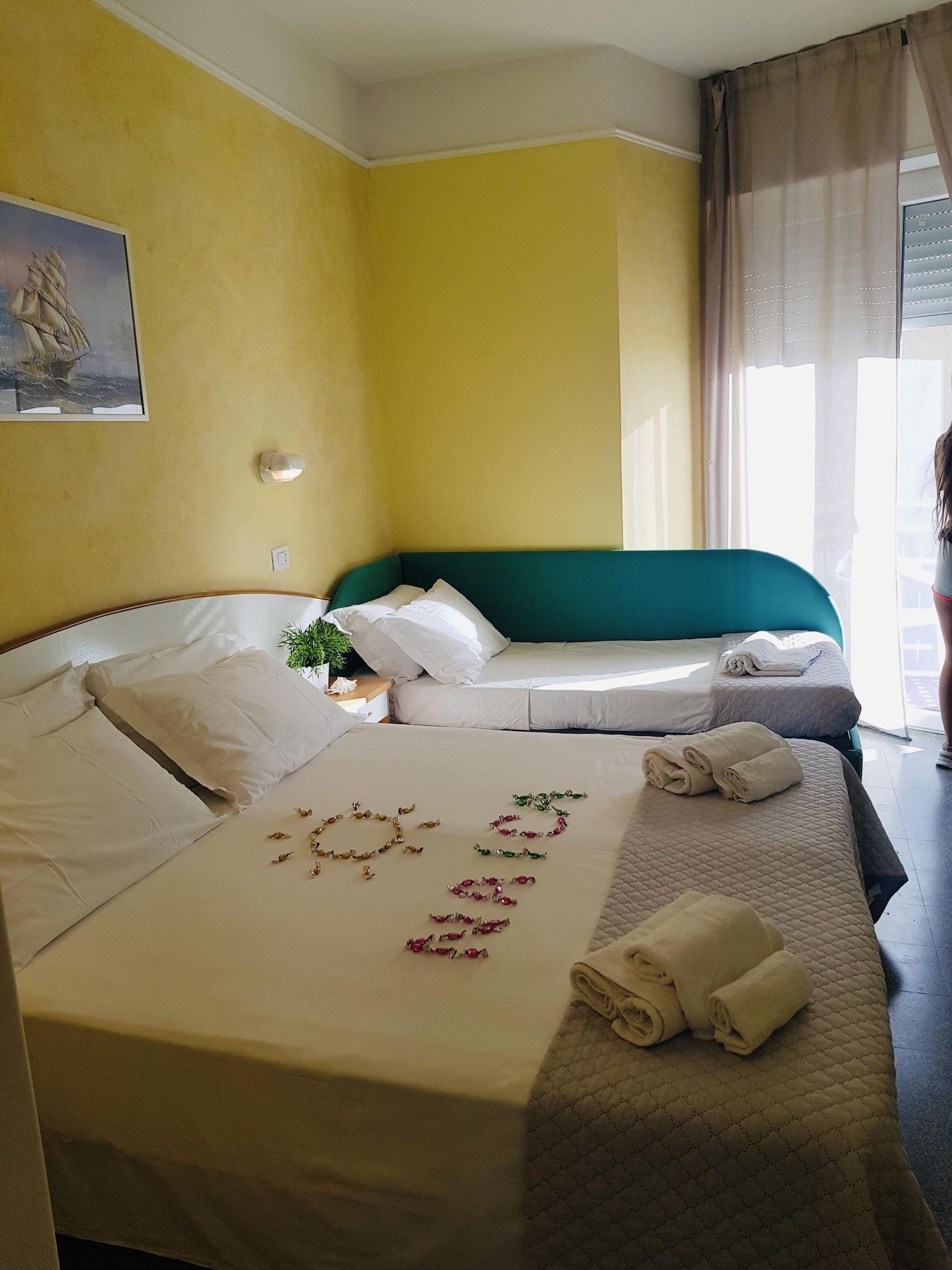 Hotel Naica Ріміні Екстер'єр фото