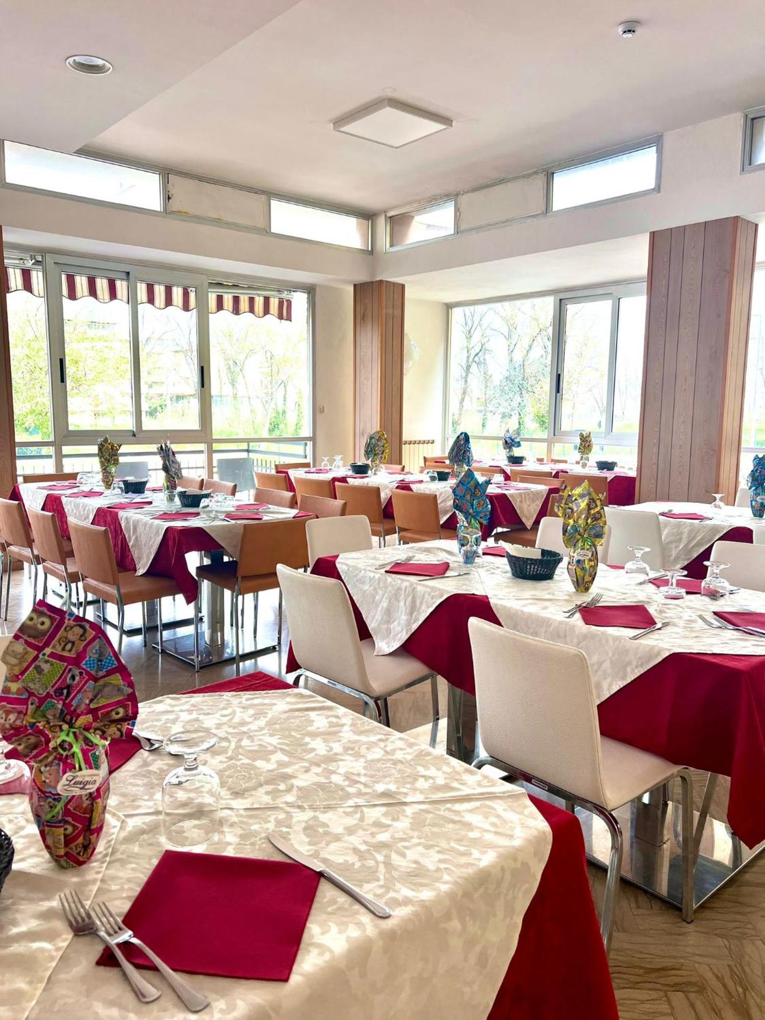 Hotel Naica Ріміні Екстер'єр фото
