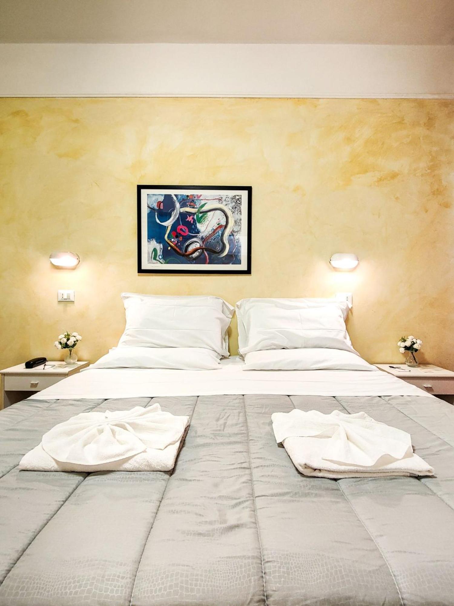 Hotel Naica Ріміні Екстер'єр фото